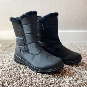 Women Black Snow Boots Size 10 Brand New